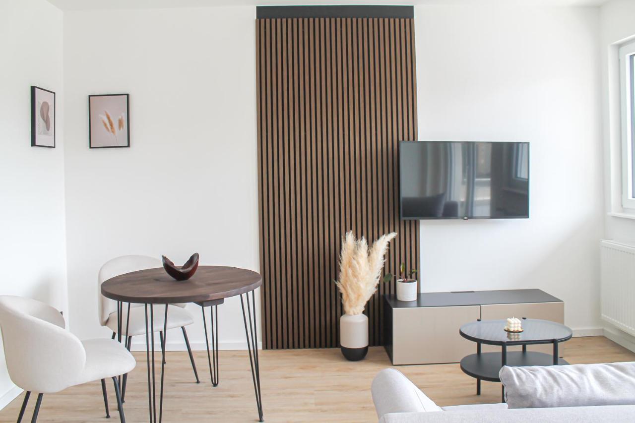 Special Apartment - Stadtnah, Balkon, Parkplatz, E-Ladestation, Gitterbox Fuer Fahrraeder, Fitnessstudio Koblenz  Exterior foto