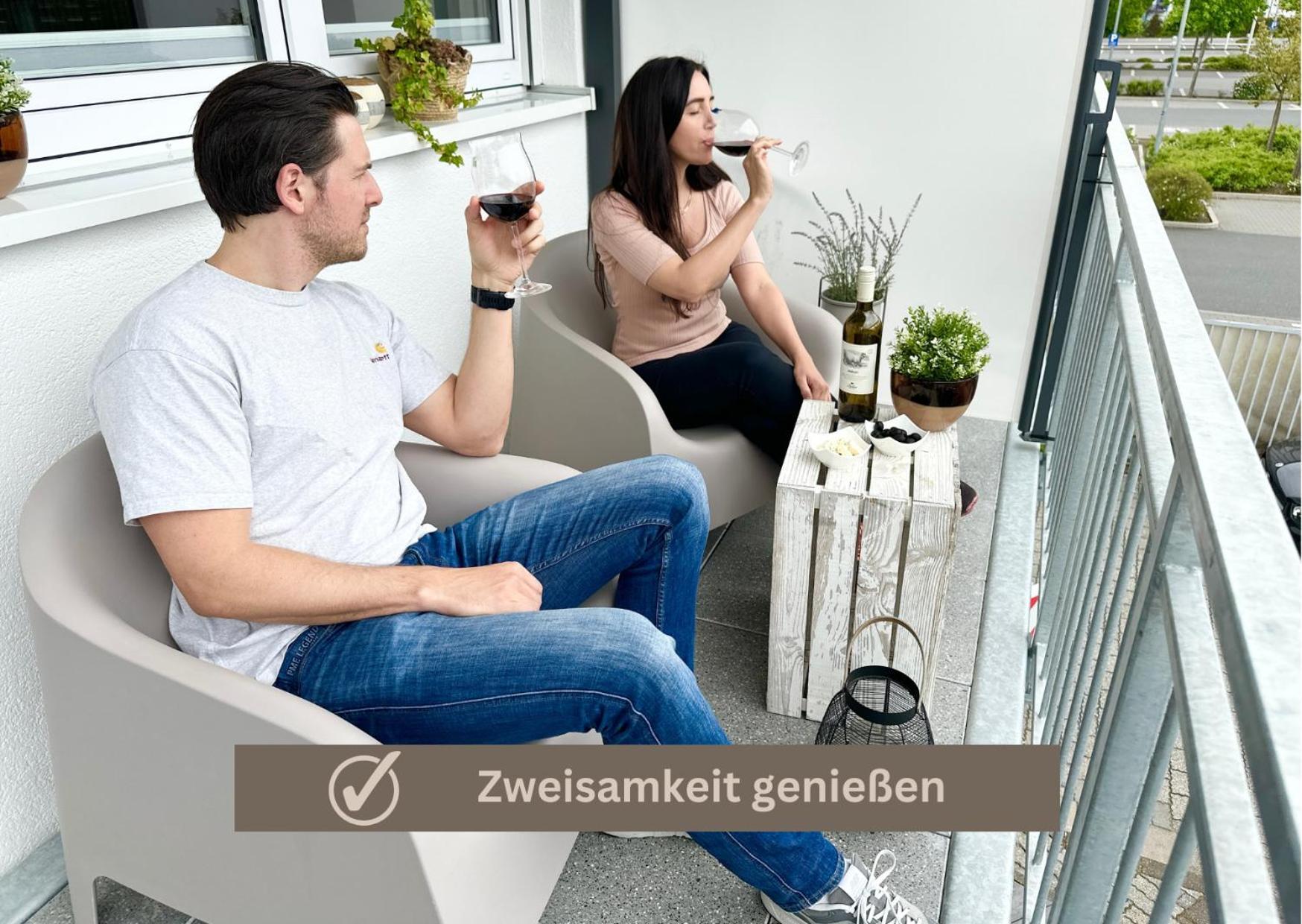 Special Apartment - Stadtnah, Balkon, Parkplatz, E-Ladestation, Gitterbox Fuer Fahrraeder, Fitnessstudio Koblenz  Exterior foto